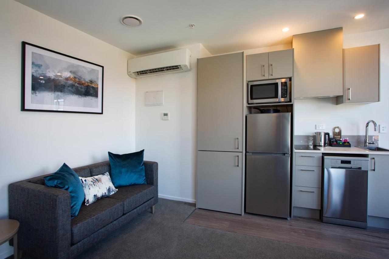 Ramada By Wyndham Queenstown Central Exterior foto