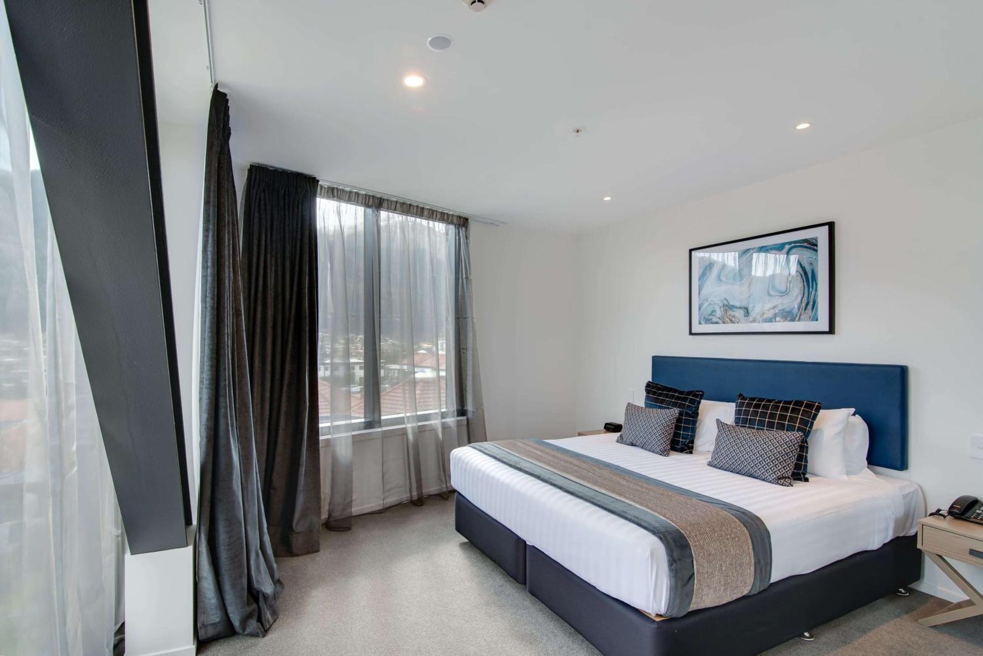 Ramada By Wyndham Queenstown Central Exterior foto